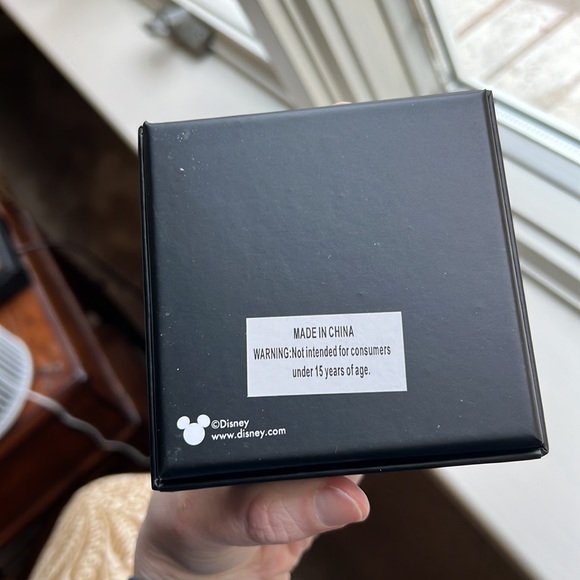 DISNEY X BAUBLEBAR MINNIE MOUSE EARRINGS WITH CLEAR CRYSTAL BOW - Picture 3 of 5